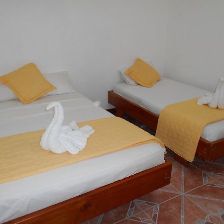 El Descanso Del Petrel Puerto Ayora  Buitenkant foto